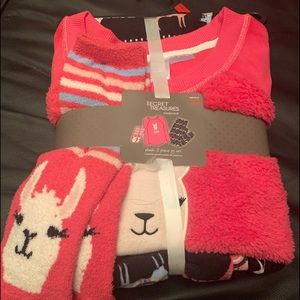 Lana plush 3 piece pajama set size Small